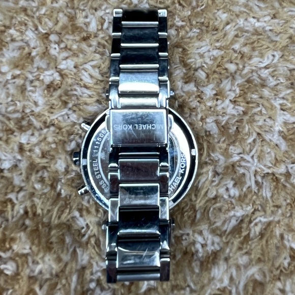 Michael Kors Watch - Picture 2 of 7